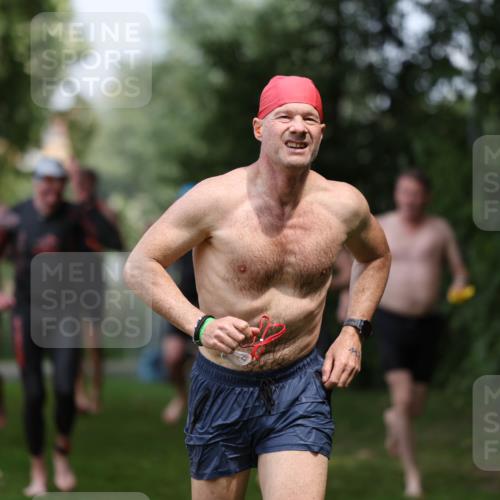 15.06.2025 - 7 Türme Triathlon Michael Strokosch http://msf.ph/oto/7970888 15.06.2025 12:58:48 Schwimmen 194, 739, 826, 832, 845, 860, 884, 899, 953, 1005, 1007, 1057, 1134, 1139, 1168, 1180 meine-sportfotos.de