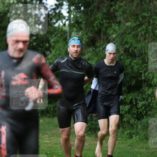 15.06.2025 - 7 Türme Triathlon Michael Strokosch http://msf.ph/oto/7970934 15.06.2025 12:58:52 Schwimmen 194, 826, 845, 860, 884, 953, 1005, 1007, 1057, 1066, 1134, 1139, 1154, 1168 meine-sportfotos.de