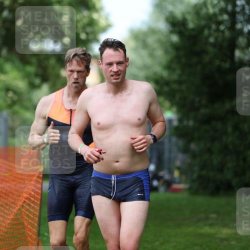 15.06.2025 - 7 Türme Triathlon Michael Strokosch http://msf.ph/oto/7970948 15.06.2025 12:58:53 Schwimmen 194, 826, 845, 860, 884, 953, 1005, 1057, 1066, 1134, 1139, 1154, 1168 meine-sportfotos.de