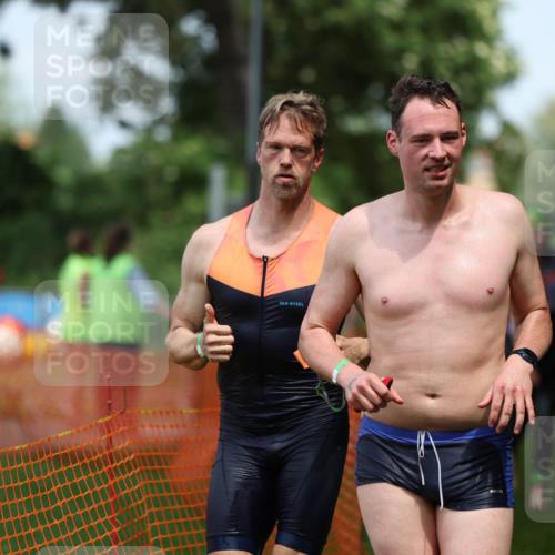15.06.2025 - 7 Türme Triathlon Michael Strokosch http://msf.ph/oto/7970958 15.06.2025 12:58:54 Schwimmen 194, 826, 845, 860, 884, 953, 1005, 1057, 1066, 1134, 1139, 1154, 1168 meine-sportfotos.de