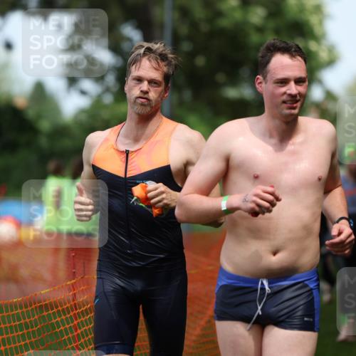 15.06.2025 - 7 Türme Triathlon Michael Strokosch http://msf.ph/oto/7970962 15.06.2025 12:58:54 Schwimmen 194, 826, 845, 860, 884, 953, 1005, 1057, 1066, 1134, 1139, 1154, 1168 meine-sportfotos.de