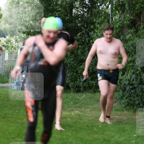 15.06.2025 - 7 Türme Triathlon Michael Strokosch http://msf.ph/oto/7971017 15.06.2025 12:59:04 Schwimmen 194, 754, 816, 826, 845, 860, 953, 1063, 1066, 1097, 1134, 1139, 1154 meine-sportfotos.de