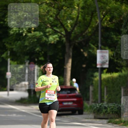 15.06.2025 - REWE Women's Run Dr. Thomas Lammeyer http://msf.ph/oto/7971043 15.06.2025 10:00:13 Laufen 10694 meine-sportfotos.de
