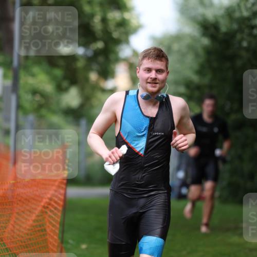 15.06.2025 - 7 Türme Triathlon Michael Strokosch http://msf.ph/oto/7971075 15.06.2025 12:59:12 Schwimmen 194, 743, 750, 754, 816, 845, 860, 1063, 1066, 1097, 1154 meine-sportfotos.de