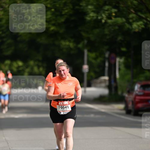 15.06.2025 - REWE Women's Run Dr. Thomas Lammeyer http://msf.ph/oto/7971088 15.06.2025 10:00:15 Laufen 10541 meine-sportfotos.de