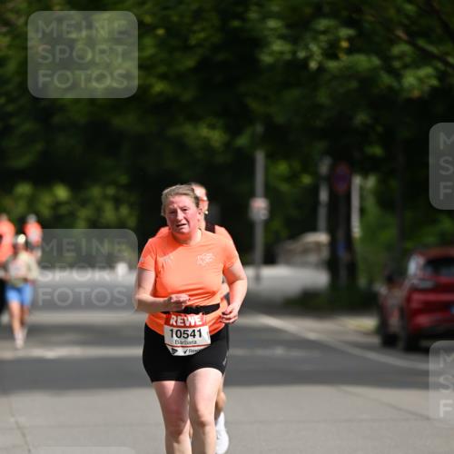 15.06.2025 - REWE Women's Run Dr. Thomas Lammeyer http://msf.ph/oto/7971111 15.06.2025 10:00:16 Laufen 10541 meine-sportfotos.de