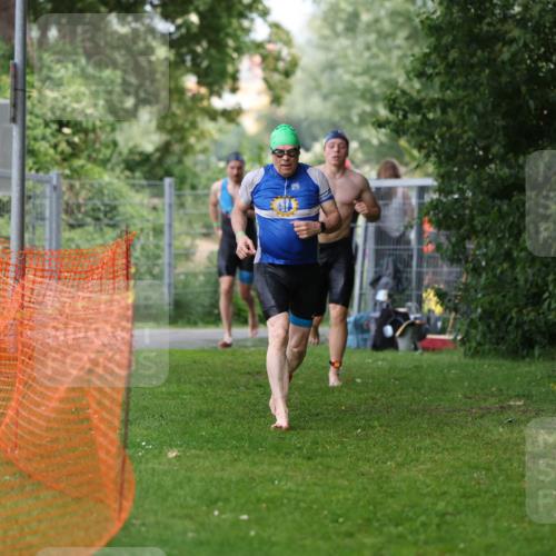 15.06.2025 - 7 Türme Triathlon Michael Strokosch http://msf.ph/oto/7971131 15.06.2025 12:59:20 Schwimmen 743, 750, 754, 816, 875, 892, 975, 1063, 1088, 1097, 1154 meine-sportfotos.de