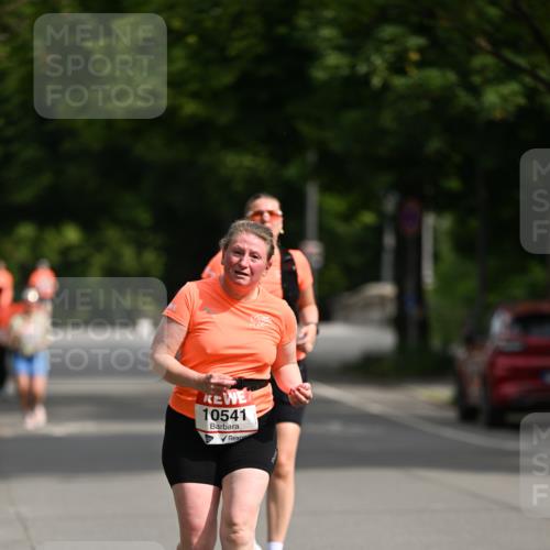 15.06.2025 - REWE Women's Run Dr. Thomas Lammeyer http://msf.ph/oto/7971142 15.06.2025 10:00:17 Laufen 10541 meine-sportfotos.de