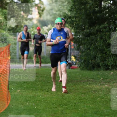 15.06.2025 - 7 Türme Triathlon Michael Strokosch http://msf.ph/oto/7971147 15.06.2025 12:59:21 Schwimmen 743, 750, 754, 816, 875, 892, 975, 1063, 1088, 1097, 1154 meine-sportfotos.de