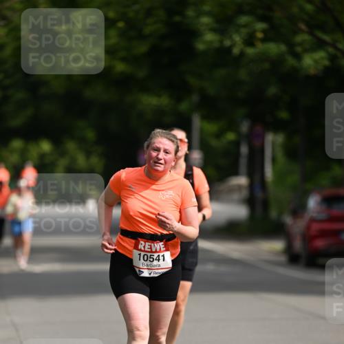 15.06.2025 - REWE Women's Run Dr. Thomas Lammeyer http://msf.ph/oto/7971151 15.06.2025 10:00:17 Laufen 10541 meine-sportfotos.de