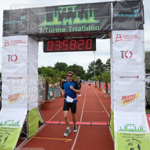 15.06.2025 - 7 Türme Triathlon Michael Strokosch http://msf.ph/oto/7971180 15.06.2025 13:58:20 Ziel 851, 973, 1045 meine-sportfotos.de