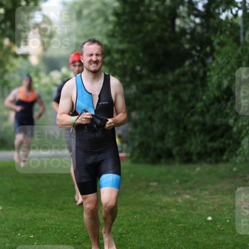 15.06.2025 - 7 Türme Triathlon Michael Strokosch http://msf.ph/oto/7971194 15.06.2025 12:59:26 Schwimmen 743, 750, 754, 816, 875, 892, 975, 1063, 1082, 1088, 1097 meine-sportfotos.de