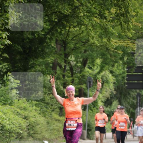 15.06.2025 - REWE Women's Run Jannik Wohlers http://msf.ph/oto/7971213 15.06.2025 10:06:22 Laufen 5099 meine-sportfotos.de