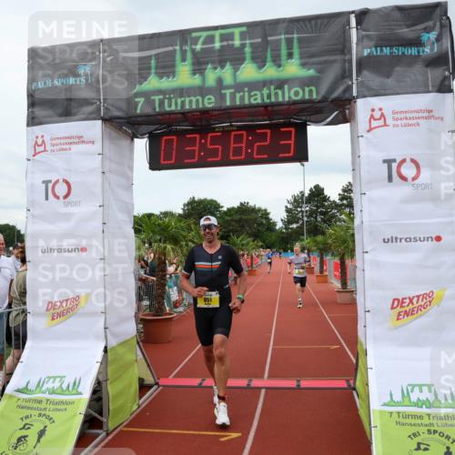15.06.2025 - 7 Türme Triathlon Michael Strokosch http://msf.ph/oto/7971231 15.06.2025 13:58:23 Ziel 851, 973, 1045 meine-sportfotos.de