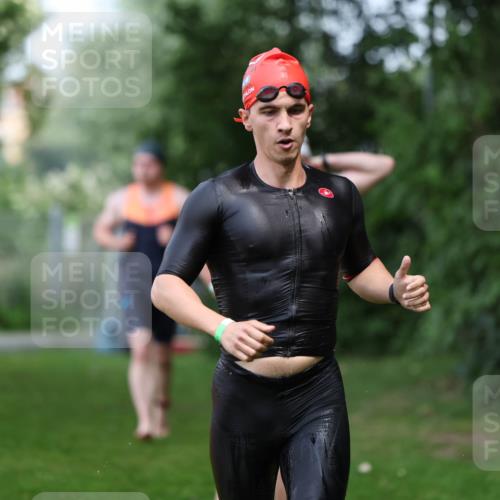 15.06.2025 - 7 Türme Triathlon Michael Strokosch http://msf.ph/oto/7971247 15.06.2025 12:59:30 Schwimmen 191, 743, 750, 875, 892, 975, 1008, 1063, 1082, 1088, 1097 meine-sportfotos.de