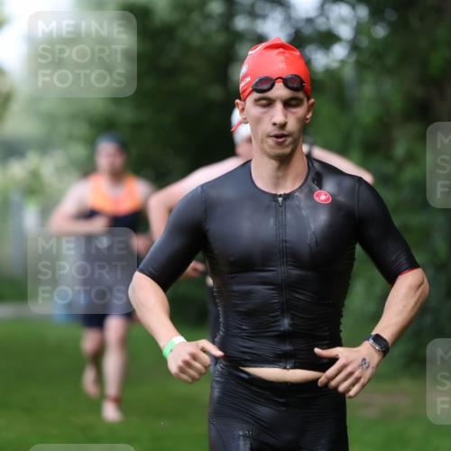 15.06.2025 - 7 Türme Triathlon Michael Strokosch http://msf.ph/oto/7971259 15.06.2025 12:59:30 Schwimmen 191, 743, 750, 875, 892, 975, 1008, 1063, 1082, 1088, 1097 meine-sportfotos.de