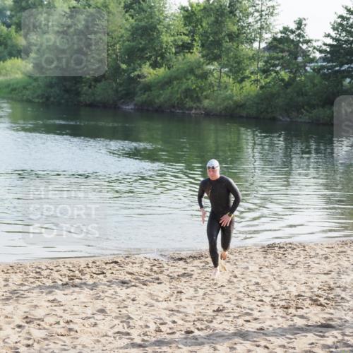 21.06.2025 - 27. Vierlanden-Triathlon MichiJ http://msf.ph/oto/7971271 15.06.2026 08:28:28 Schwimmen 10 meine-sportfotos.de