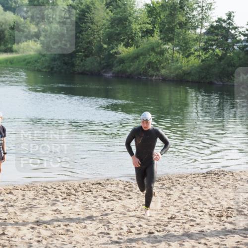 21.06.2025 - 27. Vierlanden-Triathlon MichiJ http://msf.ph/oto/7971303 15.06.2026 08:28:29 Schwimmen 10 meine-sportfotos.de