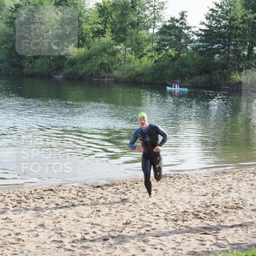 21.06.2025 - 27. Vierlanden-Triathlon MichiJ http://msf.ph/oto/7971326 15.06.2026 08:29:19 Schwimmen 4, 51 meine-sportfotos.de
