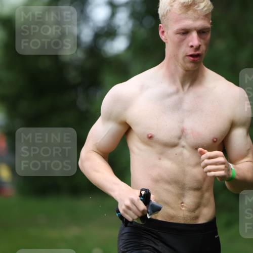 15.06.2025 - 7 Türme Triathlon Michael Strokosch http://msf.ph/oto/7971328 15.06.2025 12:59:42 Schwimmen 191, 875, 892, 975, 1008, 1082, 1088 meine-sportfotos.de