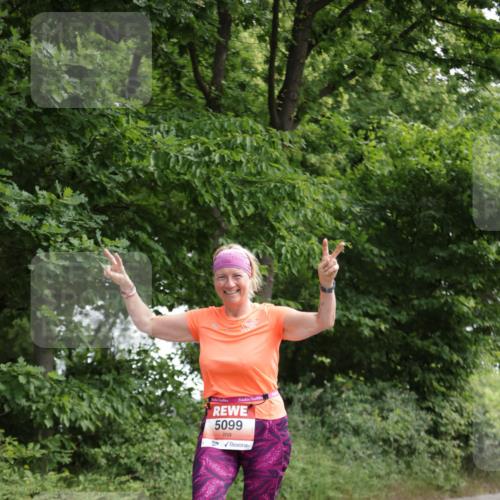15.06.2025 - REWE Women's Run Jannik Wohlers http://msf.ph/oto/7971335 15.06.2025 10:06:26 Laufen 5099 meine-sportfotos.de