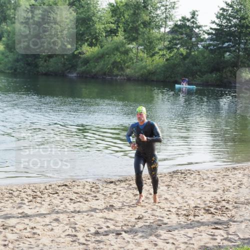 21.06.2025 - 27. Vierlanden-Triathlon MichiJ http://msf.ph/oto/7971350 15.06.2026 08:29:19 Schwimmen 4, 51 meine-sportfotos.de
