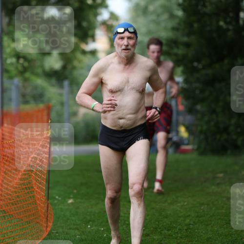 15.06.2025 - 7 Türme Triathlon Michael Strokosch http://msf.ph/oto/7971352 15.06.2025 12:59:44 Schwimmen 191, 892, 1008, 1082, 1088 meine-sportfotos.de