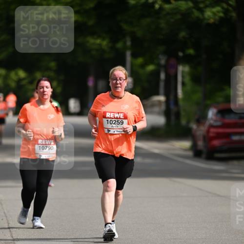 15.06.2025 - REWE Women's Run Dr. Thomas Lammeyer http://msf.ph/oto/7971385 15.06.2025 10:00:37 Laufen 10790, 10259 meine-sportfotos.de