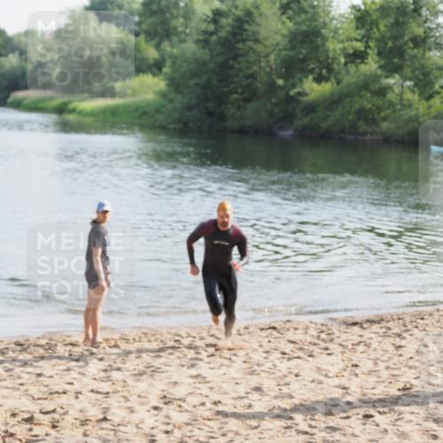 21.06.2025 - 27. Vierlanden-Triathlon MichiJ http://msf.ph/oto/7971388 15.06.2026 08:29:24 Schwimmen 4, 51 meine-sportfotos.de