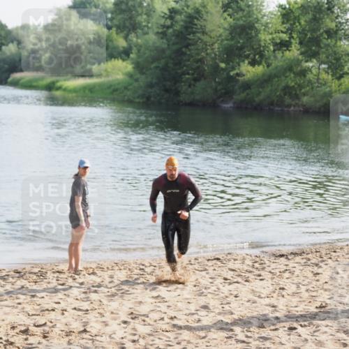 21.06.2025 - 27. Vierlanden-Triathlon MichiJ http://msf.ph/oto/7971398 15.06.2026 08:29:25 Schwimmen 4, 51 meine-sportfotos.de