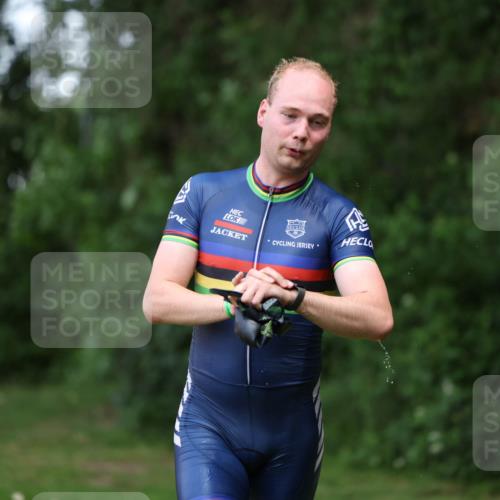 15.06.2025 - 7 Türme Triathlon Michael Strokosch http://msf.ph/oto/7971432 15.06.2025 12:59:53 Schwimmen 191, 1008, 1082 meine-sportfotos.de