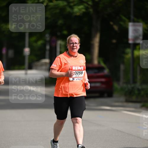 15.06.2025 - REWE Women's Run Dr. Thomas Lammeyer http://msf.ph/oto/7971440 15.06.2025 10:00:38 Laufen 0259 meine-sportfotos.de