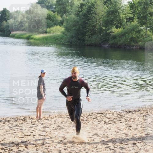 21.06.2025 - 27. Vierlanden-Triathlon MichiJ http://msf.ph/oto/7971444 15.06.2026 08:29:25 Schwimmen 4, 51 meine-sportfotos.de