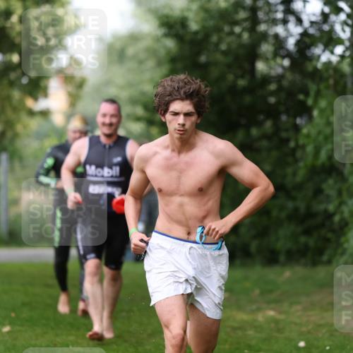 15.06.2025 - 7 Türme Triathlon Michael Strokosch http://msf.ph/oto/7971446 15.06.2025 13:00:21 Schwimmen 193, 705, 1092 meine-sportfotos.de