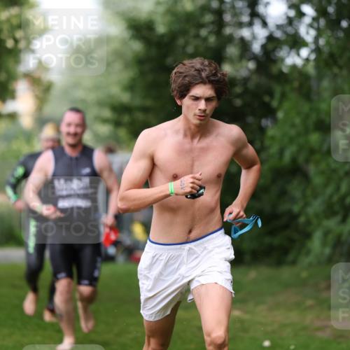 15.06.2025 - 7 Türme Triathlon Michael Strokosch http://msf.ph/oto/7971450 15.06.2025 13:00:22 Schwimmen 193, 705, 1092 meine-sportfotos.de