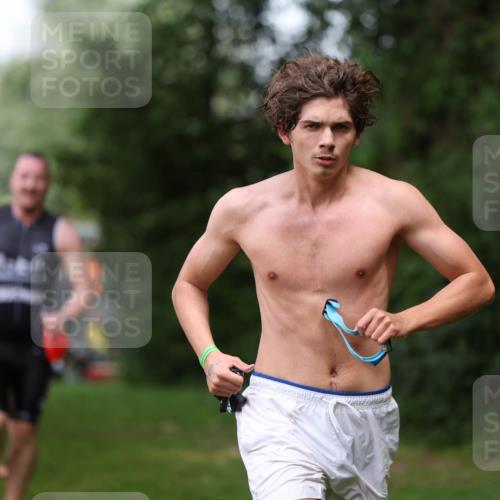 15.06.2025 - 7 Türme Triathlon Michael Strokosch http://msf.ph/oto/7971460 15.06.2025 13:00:22 Schwimmen 193, 705, 1092 meine-sportfotos.de