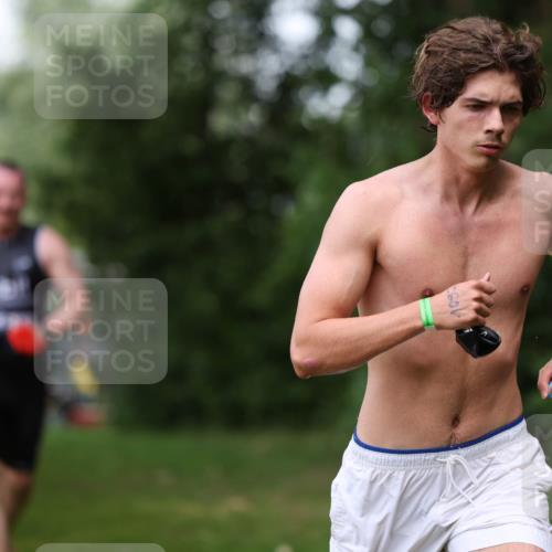 15.06.2025 - 7 Türme Triathlon Michael Strokosch http://msf.ph/oto/7971464 15.06.2025 13:00:22 Schwimmen 193, 705, 1092 meine-sportfotos.de