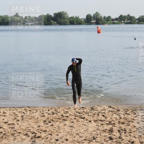 21.06.2025 - 27. Vierlanden-Triathlon MichiJ http://msf.ph/oto/7971503 15.06.2026 08:30:29 Schwimmen 17, 37 meine-sportfotos.de
