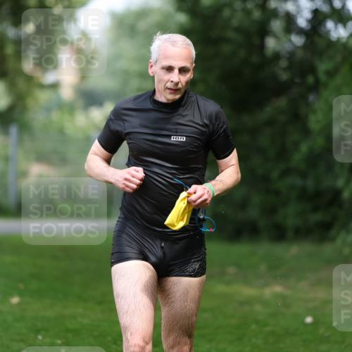 15.06.2025 - 7 Türme Triathlon Michael Strokosch http://msf.ph/oto/7971579 15.06.2025 13:00:33 Schwimmen 193, 705 meine-sportfotos.de