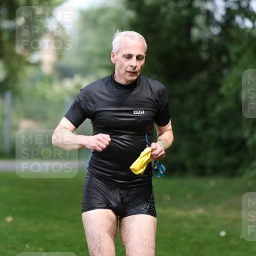15.06.2025 - 7 Türme Triathlon Michael Strokosch http://msf.ph/oto/7971580 15.06.2025 13:00:34 Schwimmen 193, 705 meine-sportfotos.de