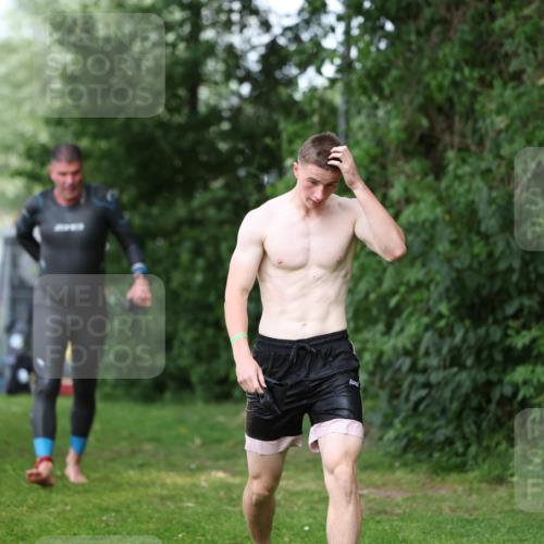 15.06.2025 - 7 Türme Triathlon Michael Strokosch http://msf.ph/oto/7971652 15.06.2025 13:01:01 Schwimmen 759, 847, 972, 1080, 1096, 1192, 1200 meine-sportfotos.de