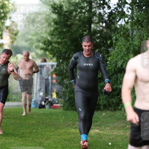 15.06.2025 - 7 Türme Triathlon Michael Strokosch http://msf.ph/oto/7971663 15.06.2025 13:01:03 Schwimmen 759, 847, 972, 1080, 1096, 1192, 1200 meine-sportfotos.de