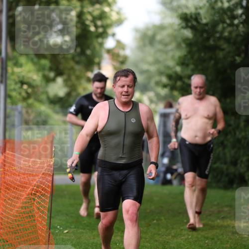 15.06.2025 - 7 Türme Triathlon Michael Strokosch http://msf.ph/oto/7971700 15.06.2025 13:01:06 Schwimmen 702, 759, 785, 847, 972, 1080, 1096, 1192, 1200 meine-sportfotos.de