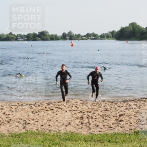 21.06.2025 - 27. Vierlanden-Triathlon MichiJ http://msf.ph/oto/7971706 15.06.2026 08:32:19 Schwimmen 50, 188 meine-sportfotos.de
