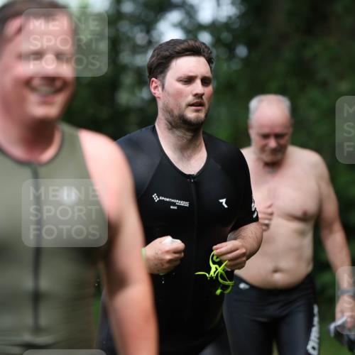 15.06.2025 - 7 Türme Triathlon Michael Strokosch http://msf.ph/oto/7971725 15.06.2025 13:01:11 Schwimmen 702, 759, 785, 847, 972, 1080, 1096, 1192, 1200 meine-sportfotos.de