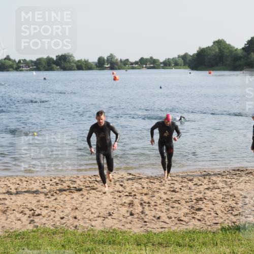 21.06.2025 - 27. Vierlanden-Triathlon MichiJ http://msf.ph/oto/7971740 15.06.2026 08:32:20 Schwimmen 50, 188 meine-sportfotos.de