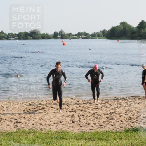 21.06.2025 - 27. Vierlanden-Triathlon MichiJ http://msf.ph/oto/7971757 15.06.2026 08:32:20 Schwimmen 50, 188 meine-sportfotos.de