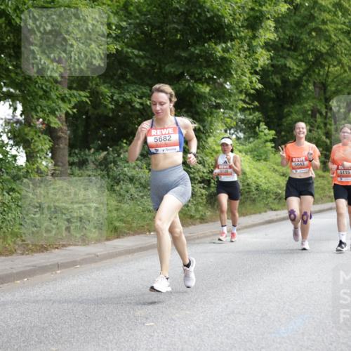 15.06.2025 - REWE Women's Run Jannik Wohlers http://msf.ph/oto/7971762 15.06.2025 10:06:37 Laufen 5682, 5043, 5128, 5115, 5302 meine-sportfotos.de