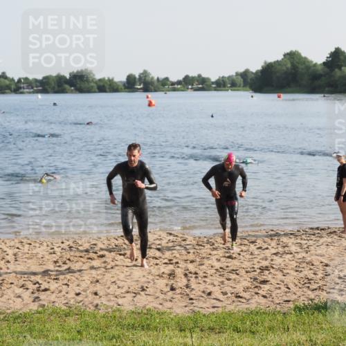 21.06.2025 - 27. Vierlanden-Triathlon MichiJ http://msf.ph/oto/7971763 15.06.2026 08:32:20 Schwimmen 50, 188 meine-sportfotos.de