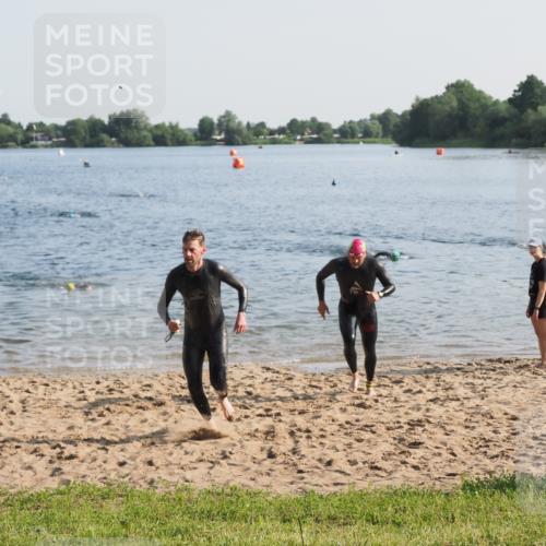 21.06.2025 - 27. Vierlanden-Triathlon MichiJ http://msf.ph/oto/7971775 15.06.2026 08:32:21 Schwimmen 50, 188 meine-sportfotos.de